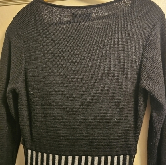 Calvin Klein black and‎ white pleated, flared, knit dress - Picture 9 of 10